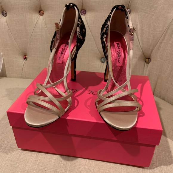 Ankle strap open toe stilettos with lace detailing - Picture 5 of 7